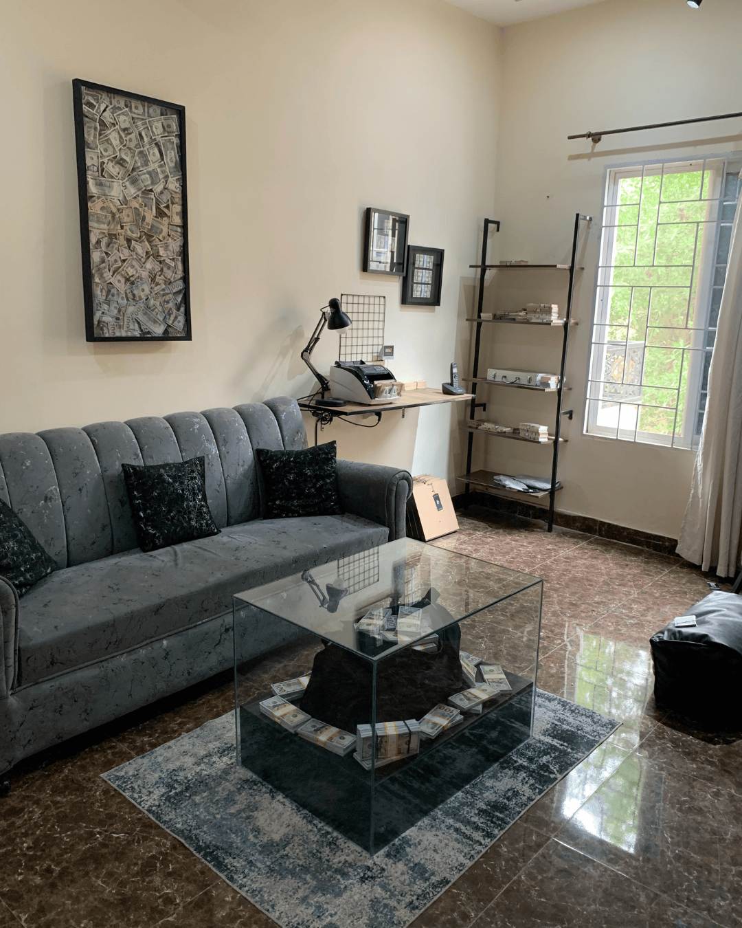 Millionaire Dollar Table - MINDSTONE